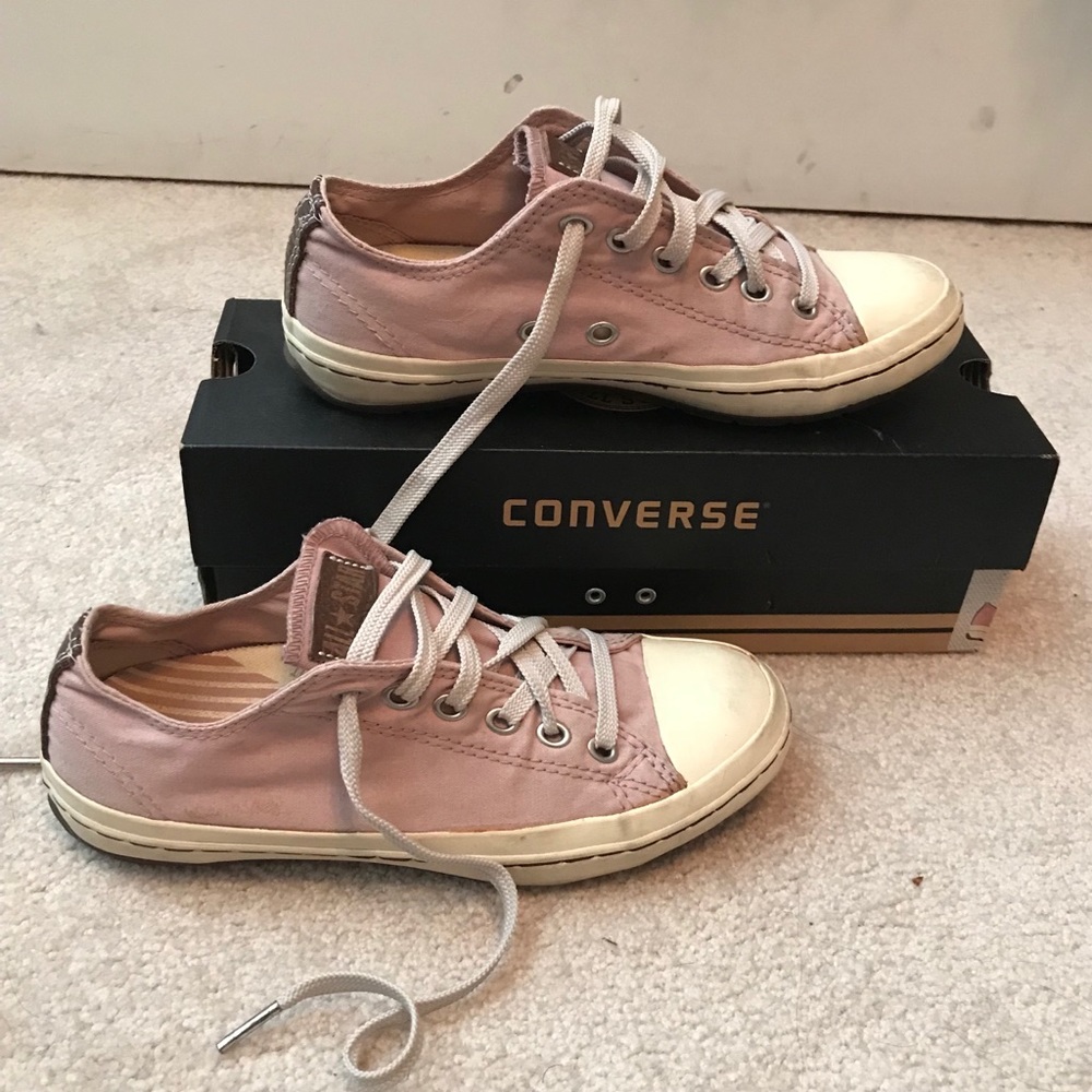 Light pink CONVERSE